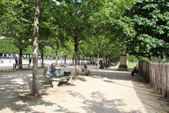 Достопримечательности Парижа, Сад Тюильри - общественный парк в центре Парижа